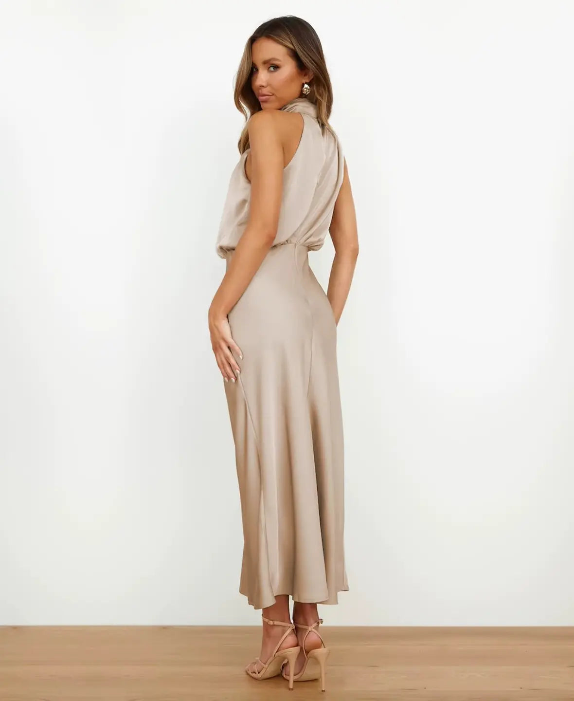 Eleonore™ | Satin-Midikleid mit Wasserfallausschnitt – Eleganz für jeden Anlass