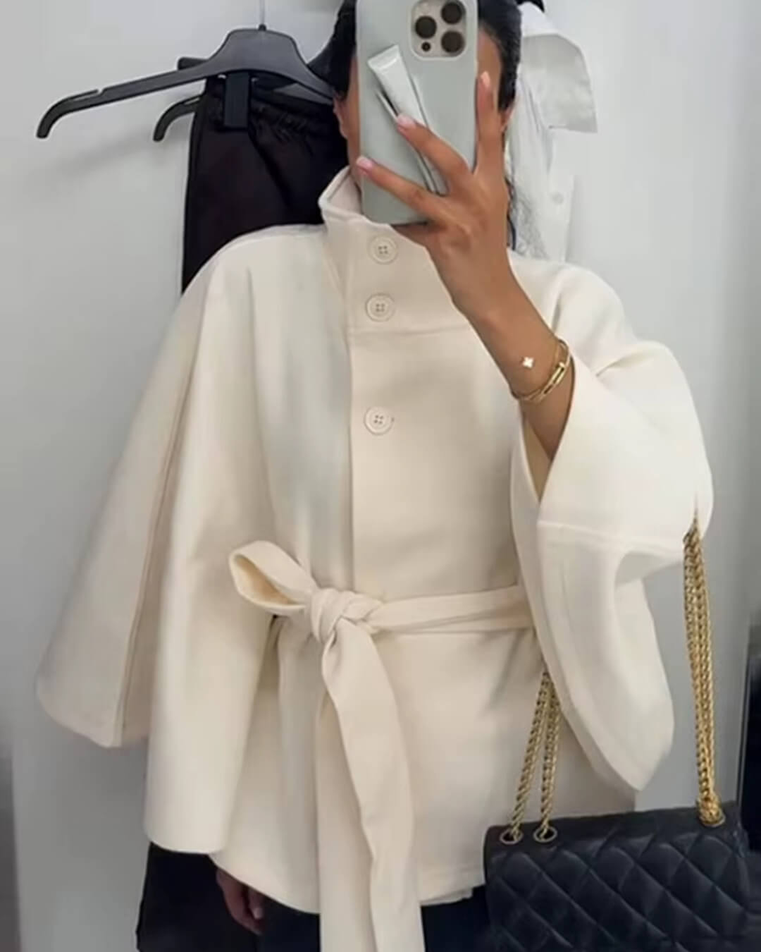Marianne™ | Elegante Hochgeschlossene Cape-Jacke mit Gürtel