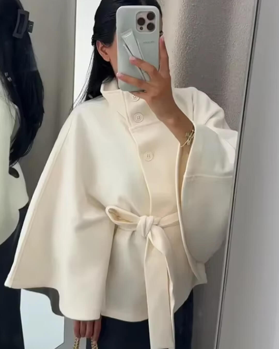 Marianne™ | Elegante Hochgeschlossene Cape-Jacke mit Gürtel